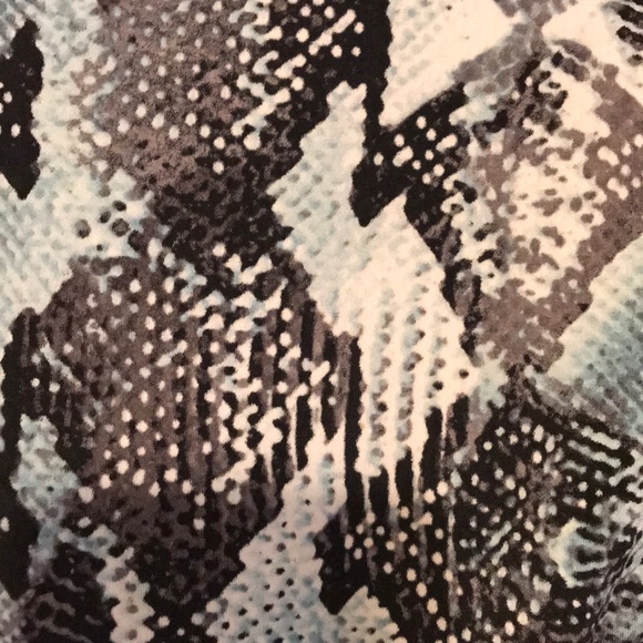 Jennifer Lopez leopard print medium dress - Picture 3 of 4